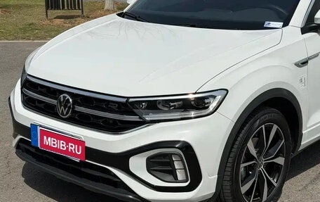 Volkswagen T-Roc I, 2024 год, 1 943 000 рублей, 12 фотография