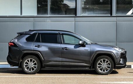 Toyota RAV4, 2021 год, 3 824 000 рублей, 5 фотография