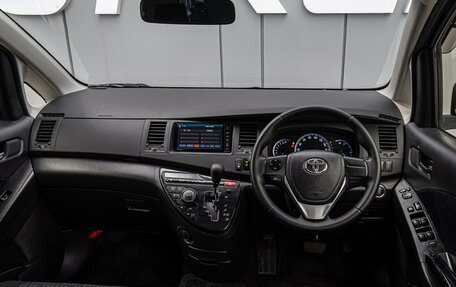 Toyota ISis I, 2014 год, 1 420 000 рублей, 6 фотография