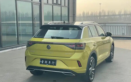 Volkswagen T-Roc I, 2023 год, 1 812 000 рублей, 4 фотография