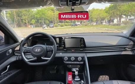 Hyundai Elantra, 2025 год, 1 554 000 рублей, 15 фотография