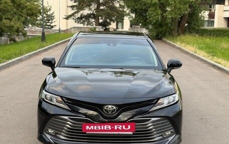 Toyota Camry, 2019 год, 2 890 000 рублей, 2 фотография