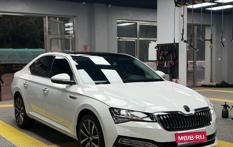 Skoda Superb III рестайлинг, 2024 год, 2 090 000 рублей, 1 фотография