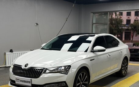 Skoda Superb III рестайлинг, 2024 год, 2 090 000 рублей, 3 фотография