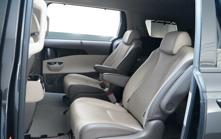KIA Carnival, 2020 год, 4 500 000 рублей, 10 фотография
