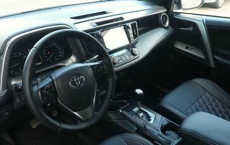 Toyota RAV4, 2019 год, 2 620 000 рублей, 5 фотография