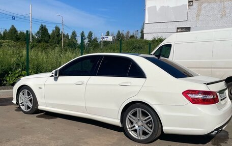 Mercedes-Benz E-Класс, 2011 год, 1 250 000 рублей, 11 фотография