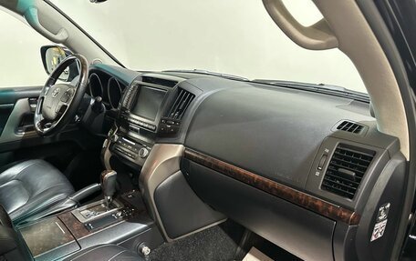 Toyota Land Cruiser 200, 2011 год, 3 250 000 рублей, 33 фотография