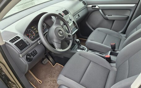 Volkswagen Touran III, 2013 год, 1 250 000 рублей, 2 фотография