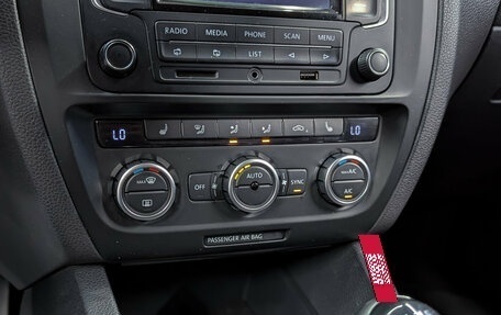 Volkswagen Jetta VI, 2014 год, 1 199 000 рублей, 23 фотография