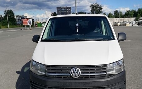 Volkswagen Caravelle T6 рестайлинг, 2017 год, 2 200 000 рублей, 12 фотография