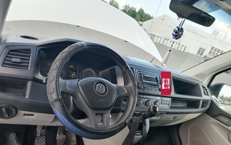 Volkswagen Caravelle T6 рестайлинг, 2017 год, 2 200 000 рублей, 7 фотография