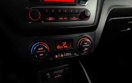 KIA Rio III рестайлинг, 2015 год, 935 000 рублей, 15 фотография