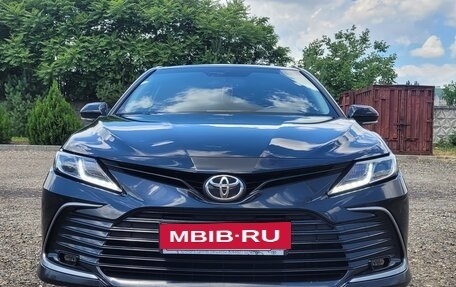 Toyota Camry, 2021 год, 2 700 000 рублей, 2 фотография