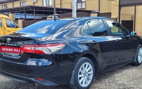 Toyota Camry, 2021 год, 2 700 000 рублей, 5 фотография