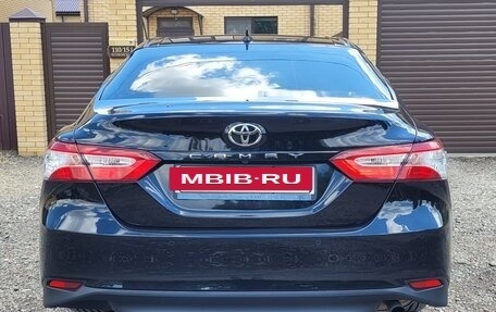 Toyota Camry, 2021 год, 2 700 000 рублей, 6 фотография