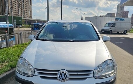 Volkswagen Golf V, 2004 год, 300 000 рублей, 1 фотография
