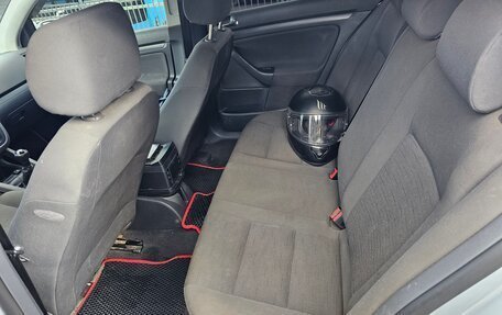 Volkswagen Golf V, 2004 год, 300 000 рублей, 12 фотография