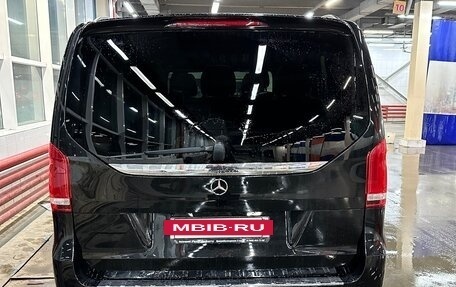 Mercedes-Benz V-Класс, 2018 год, 3 000 000 рублей, 4 фотография