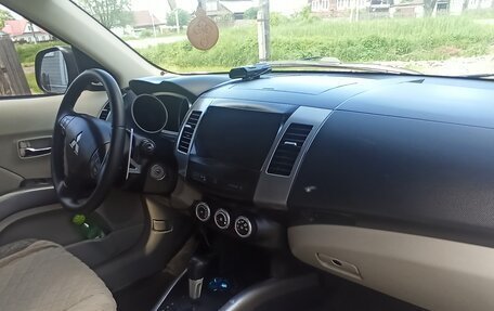Mitsubishi Outlander III рестайлинг 3, 2007 год, 1 050 000 рублей, 8 фотография