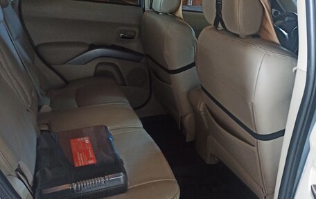 Mitsubishi Outlander III рестайлинг 3, 2007 год, 1 050 000 рублей, 10 фотография