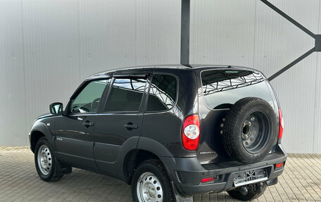 Chevrolet Niva I рестайлинг, 2018 год, 777 000 рублей, 5 фотография