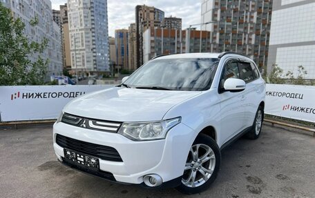 Mitsubishi Outlander III рестайлинг 3, 2013 год, 1 299 000 рублей, 1 фотография