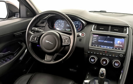 Jaguar E-Pace, 2018 год, 2 450 000 рублей, 30 фотография