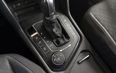 Volkswagen Tiguan II, 2017 год, 2 279 000 рублей, 19 фотография