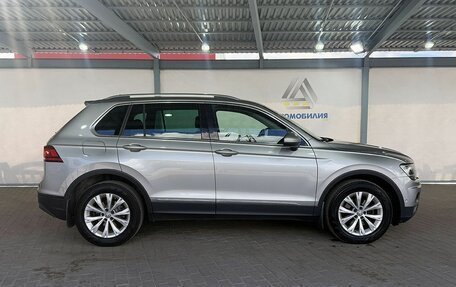 Volkswagen Tiguan II, 2018 год, 2 199 000 рублей, 6 фотография