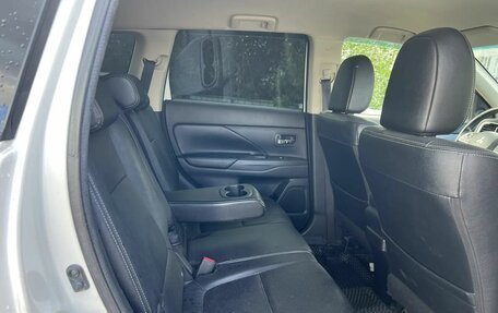 Mitsubishi Outlander III рестайлинг 3, 2013 год, 1 299 000 рублей, 8 фотография