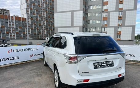 Mitsubishi Outlander III рестайлинг 3, 2013 год, 1 299 000 рублей, 5 фотография