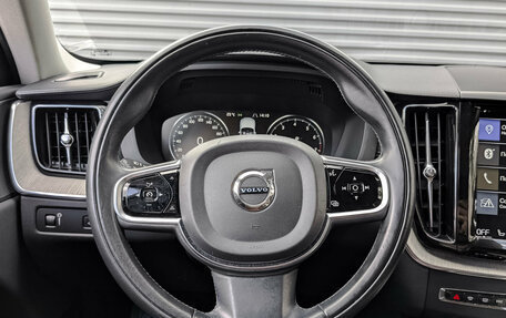 Volvo XC60 II, 2019 год, 3 990 000 рублей, 21 фотография