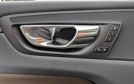 Volvo XC60 II, 2019 год, 3 990 000 рублей, 27 фотография