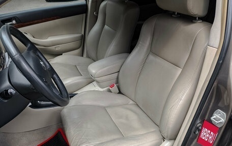 Toyota Avensis III рестайлинг, 2006 год, 800 000 рублей, 19 фотография