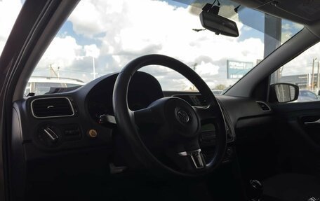 Volkswagen Polo VI (EU Market), 2014 год, 900 000 рублей, 17 фотография