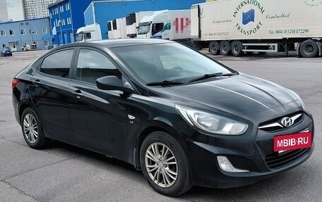 Hyundai Solaris II рестайлинг, 2013 год, 645 000 рублей, 2 фотография
