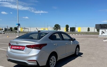 Hyundai Solaris II рестайлинг, 2017 год, 915 000 рублей, 5 фотография