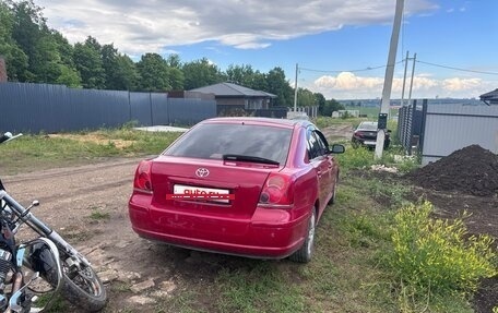 Toyota Avensis III рестайлинг, 2003 год, 650 000 рублей, 3 фотография