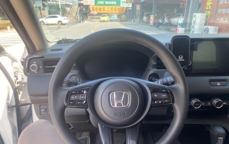 Honda Vezel, 2022 год, 1 940 000 рублей, 6 фотография