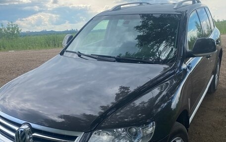 Volkswagen Touareg III, 2007 год, 1 050 000 рублей, 2 фотография