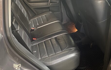 Volkswagen Touareg III, 2007 год, 1 050 000 рублей, 17 фотография
