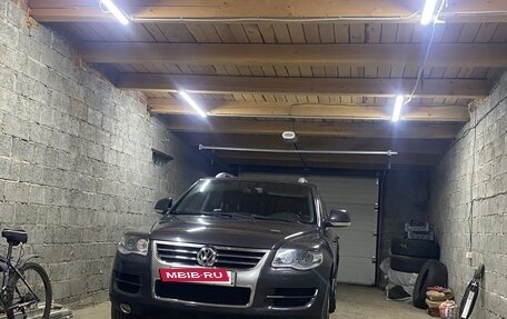 Volkswagen Touareg III, 2007 год, 1 050 000 рублей, 24 фотография