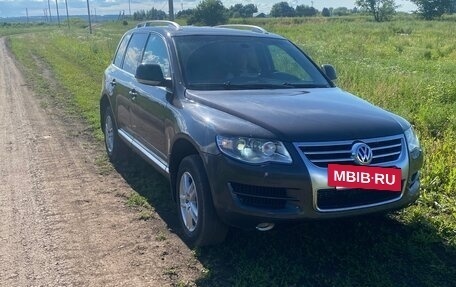 Volkswagen Touareg III, 2007 год, 1 050 000 рублей, 31 фотография
