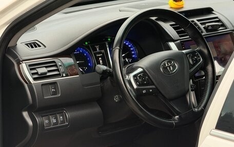 Toyota Camry, 2017 год, 2 150 000 рублей, 3 фотография