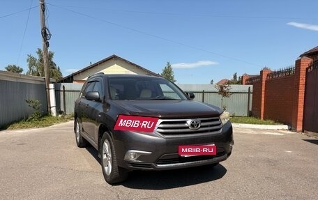 Toyota Highlander III, 2012 год, 2 250 000 рублей, 1 фотография