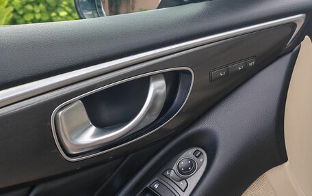 Infiniti Q50 I рестайлинг, 2015 год, 1 750 000 рублей, 11 фотография