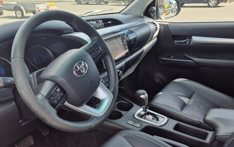 Toyota Hilux VIII, 2015 год, 2 950 000 рублей, 8 фотография