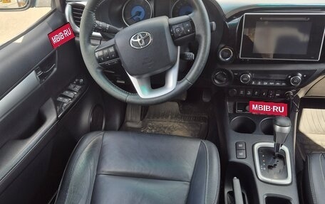 Toyota Hilux VIII, 2015 год, 2 950 000 рублей, 10 фотография