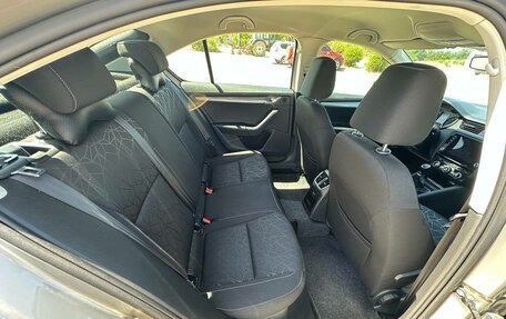 Skoda Octavia, 2018 год, 1 800 000 рублей, 10 фотография